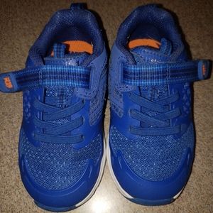 Stride Rite Made to Play tennis shoe